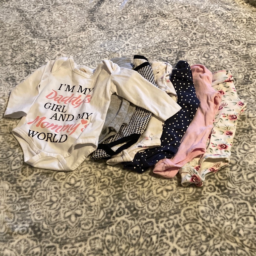 Assorted Infant Onesies 7 pieces set